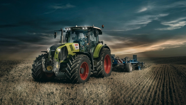 The Power of Dutch Ingenuity: Exploring the Mighty Holland Tractor